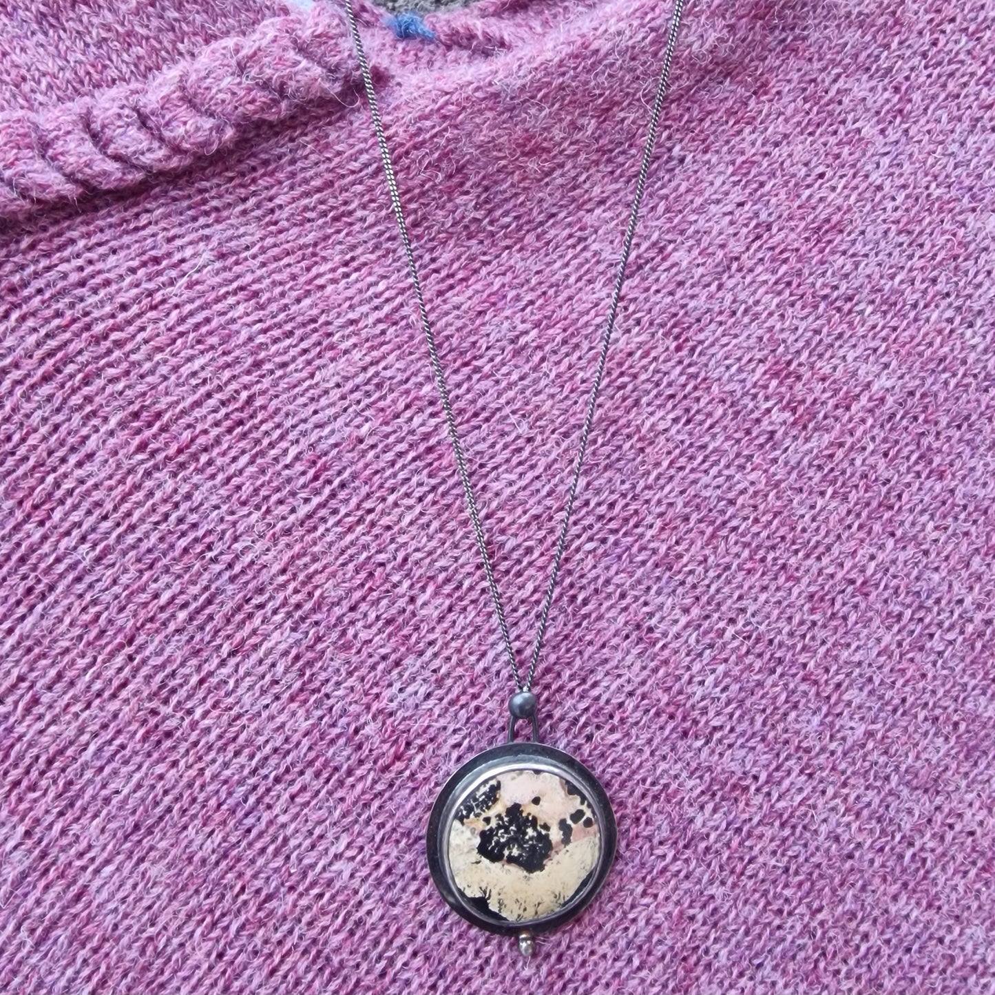 Unik halsband med honungsdendrit - Oxiderat silver