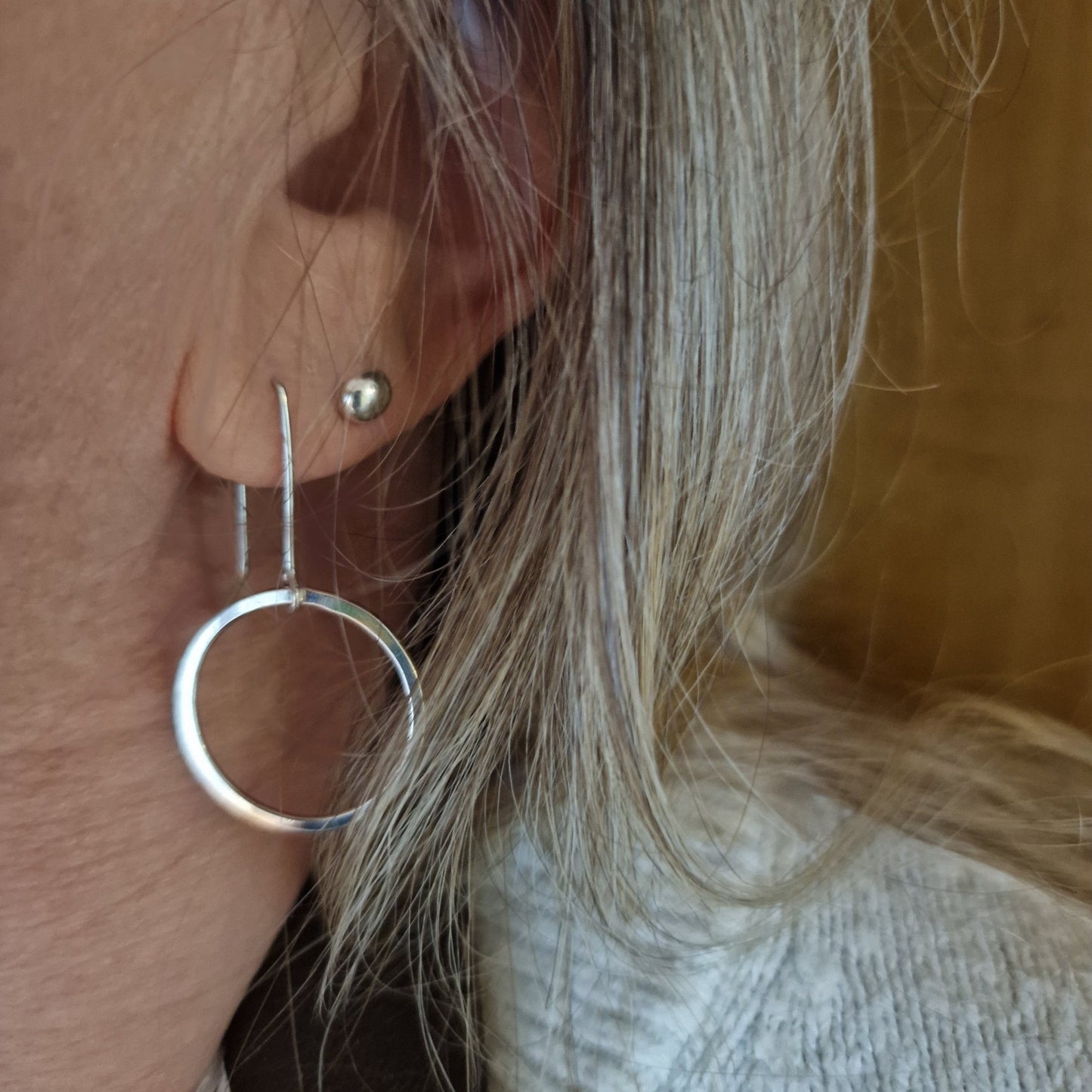 Debbie studs, handgjorda silverörhängen är så sköna att ha på sig att de kan sitta i dygnet runt - Vatlings smycken