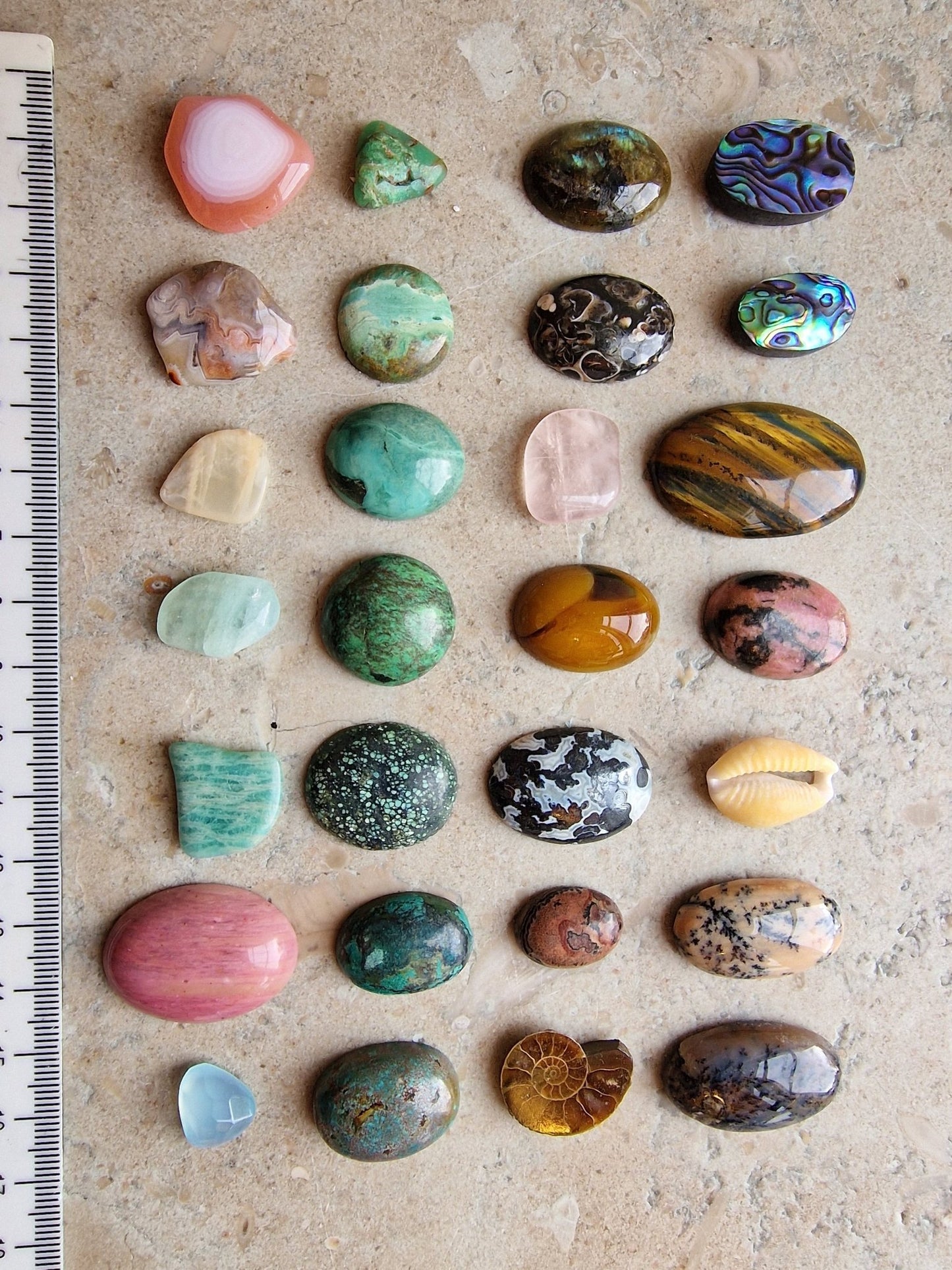 Designa själv Halsband, vi har en mängd olika stenar att välja bland - Vatlings smycken