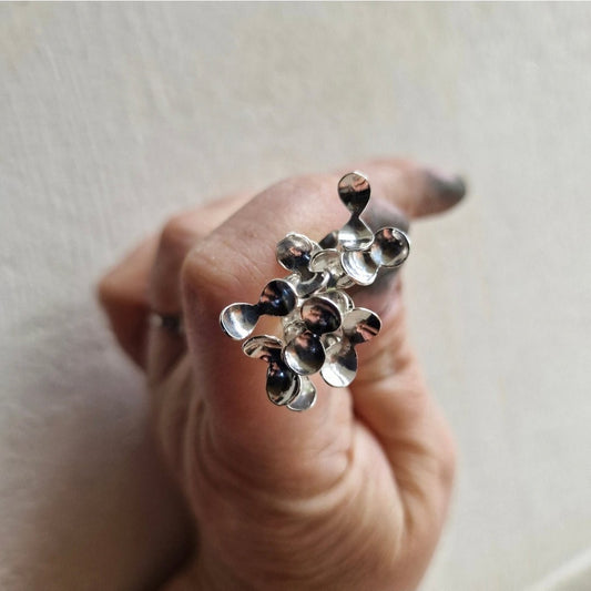 Josefin groddörhängen under tillverkning - Vatlings smycken