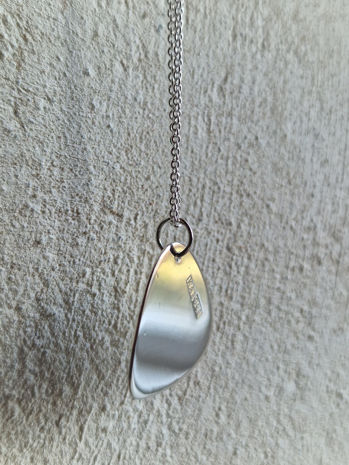 Plektrumhalsband i silver