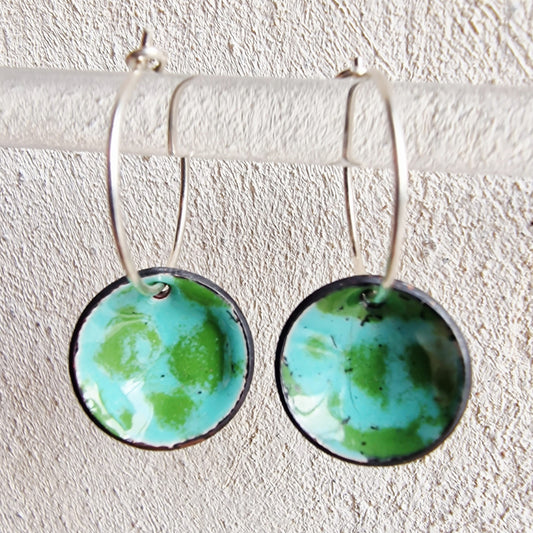 Debbie emaljörhängen gröna