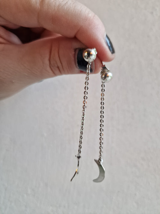 Månörhängen på kedja