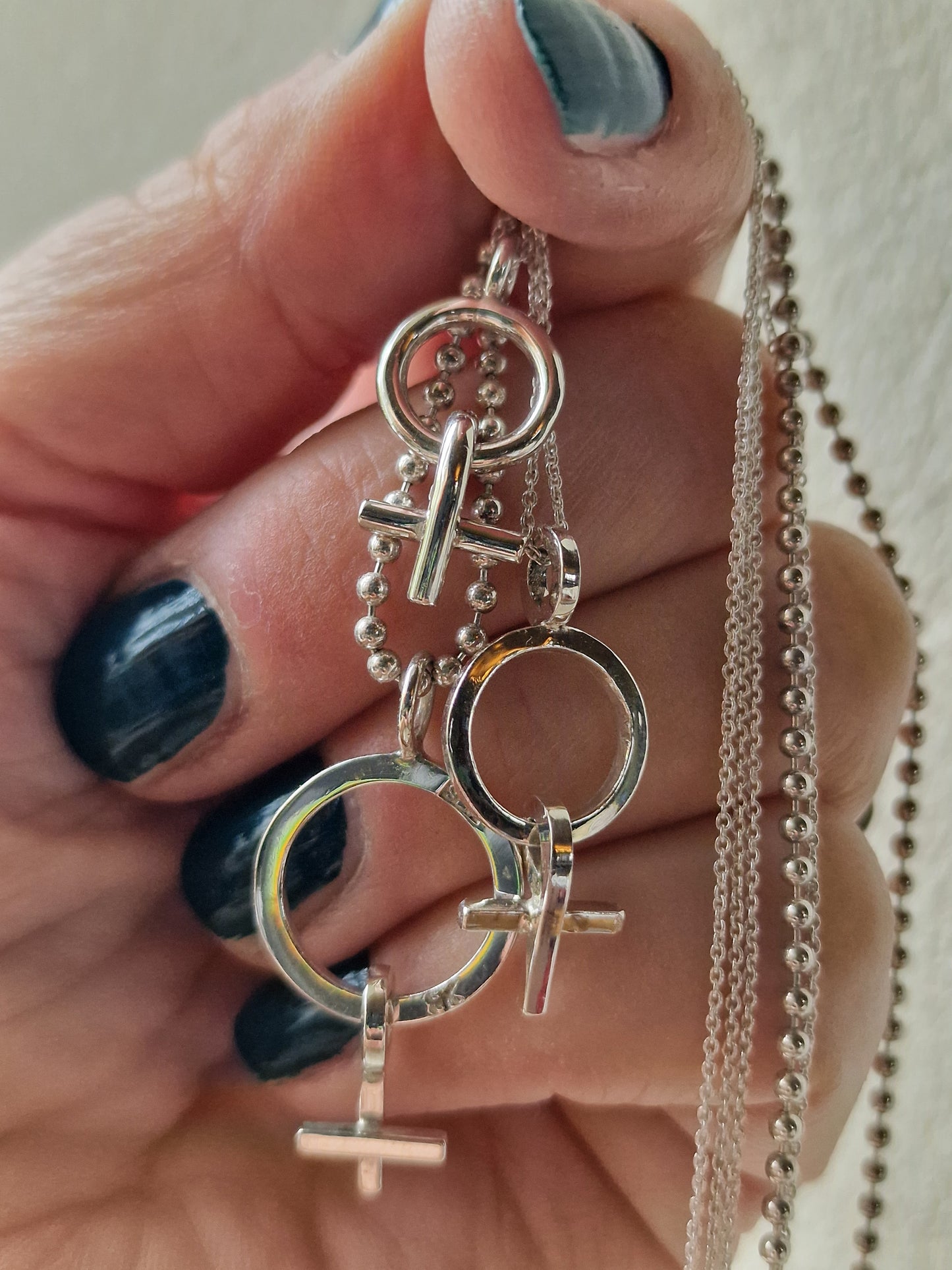 Det går att välja olika design på Debbie kvinnohalsband - Vatlings silver