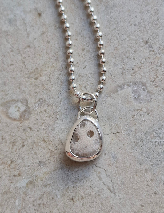 Josefin strandstenshalsband