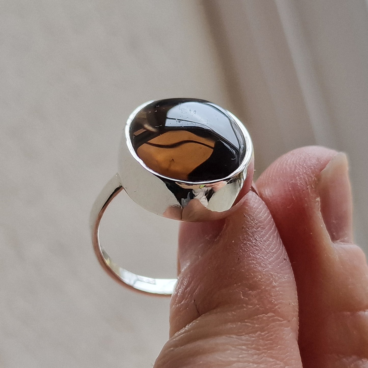 Handgjord silverring med vacker rökkvarts