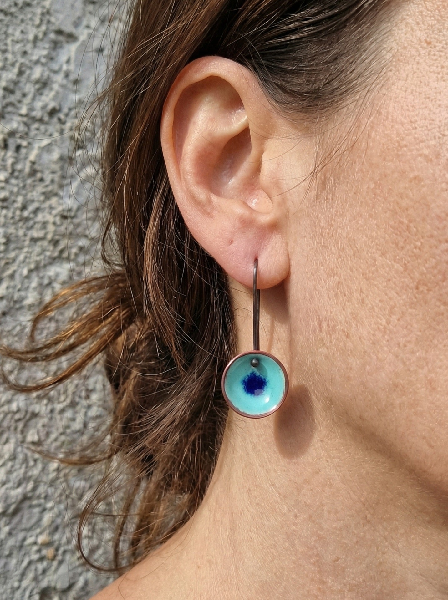 Debbie emaljörhängen - Emalj, silver och koppar